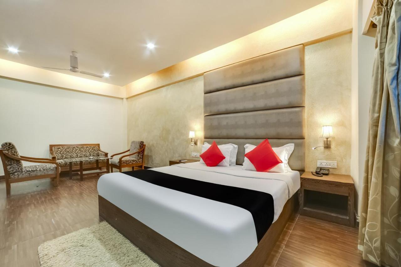 Capital O 61351 Waii International Bhalukpung Room photo
